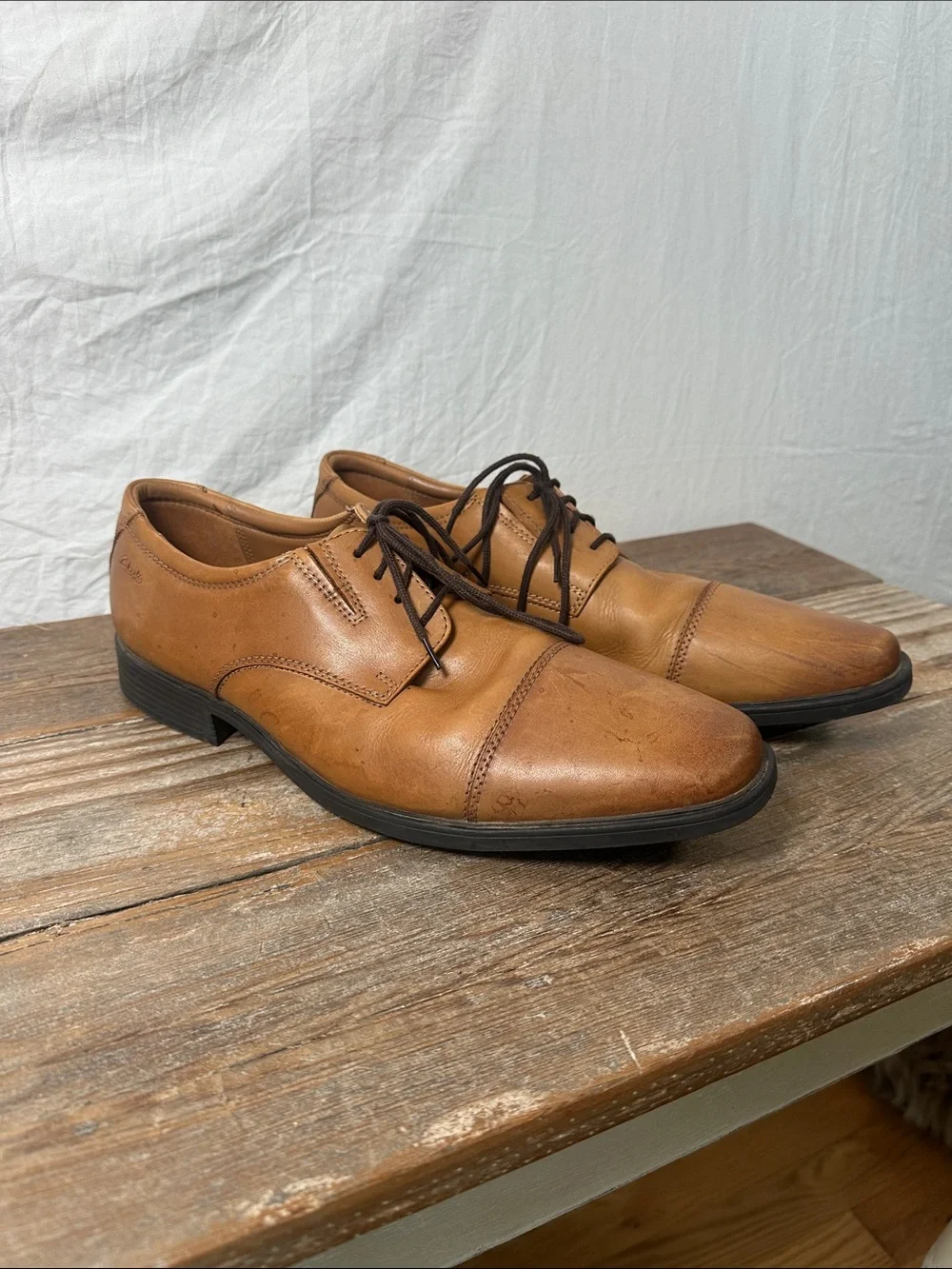 Mens Classic Lace-Up Dress Oxfords in Tan Leather